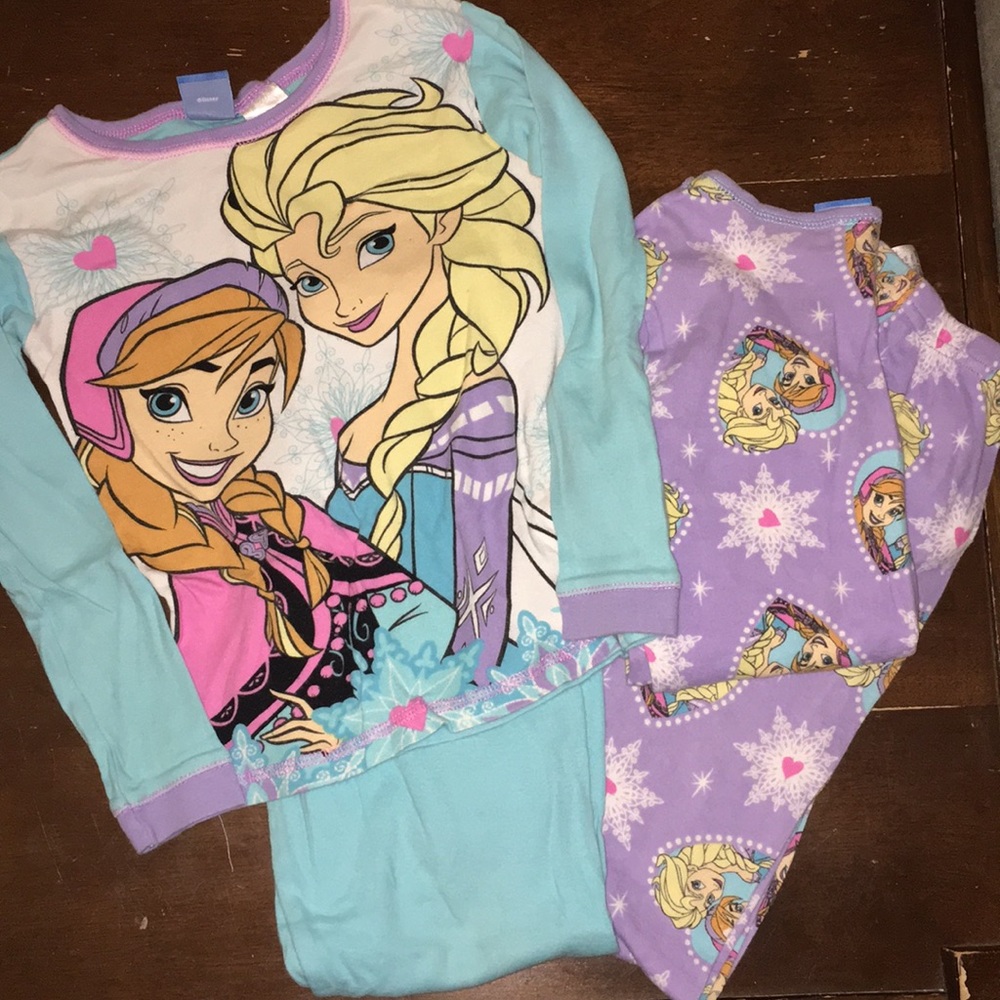 Disney’s Frozen pajama set